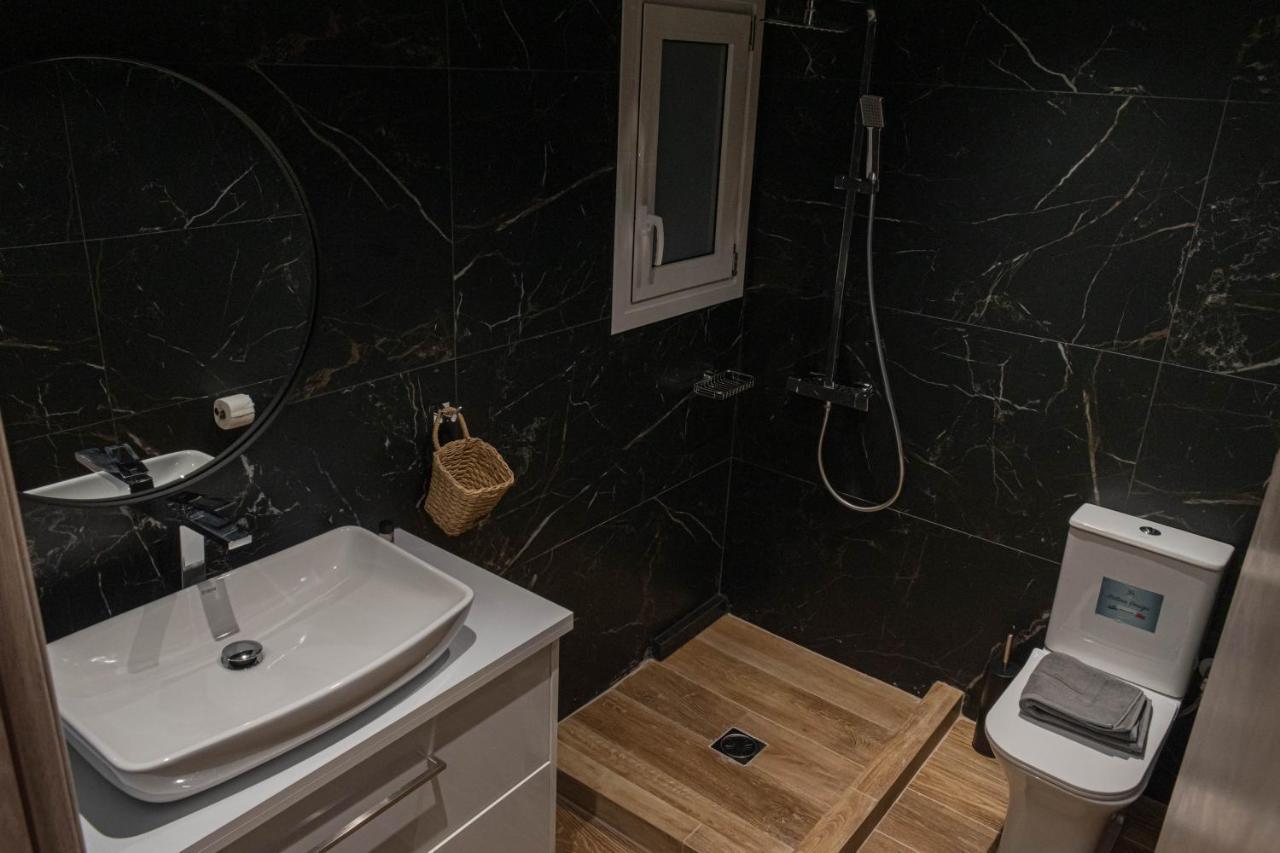Athens Jacuzzi Apartment ภายนอก รูปภาพ