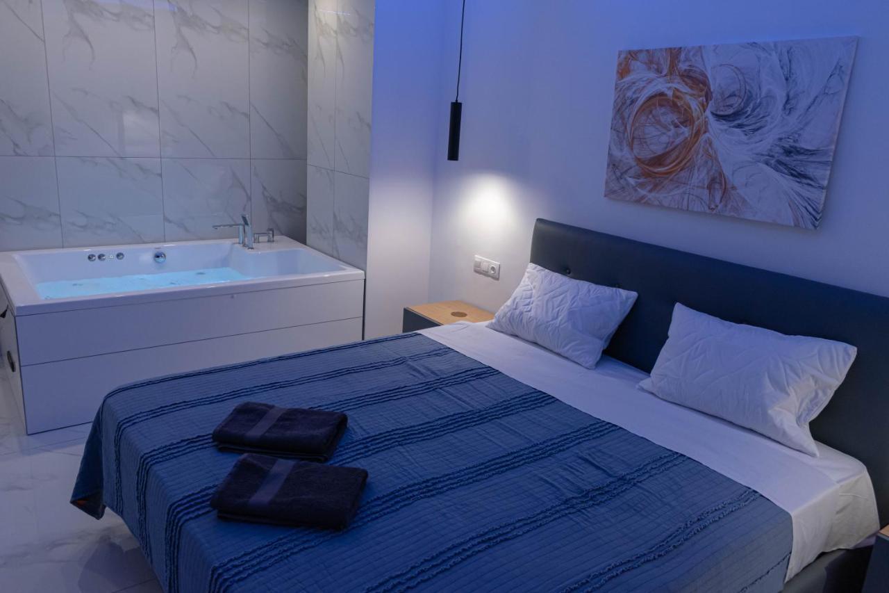 Athens Jacuzzi Apartment ภายนอก รูปภาพ